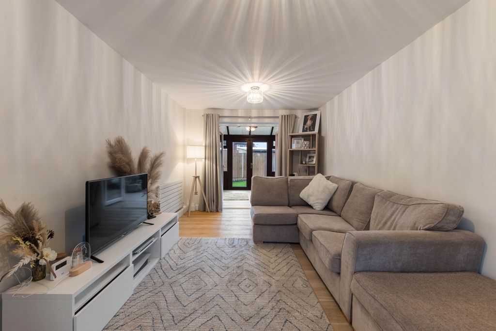 Property photo 3 of 25