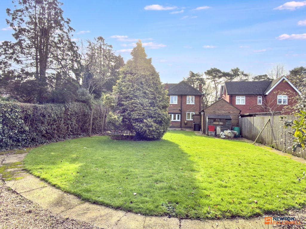 Property photo 2 of 33