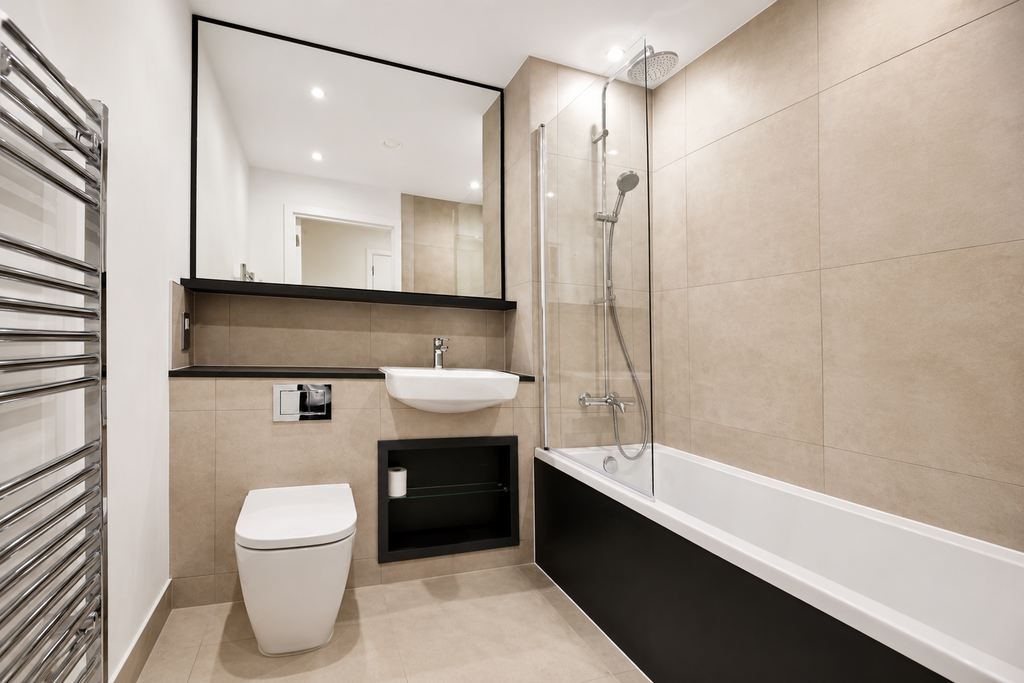 Property photo 2 of 10 Bathroom