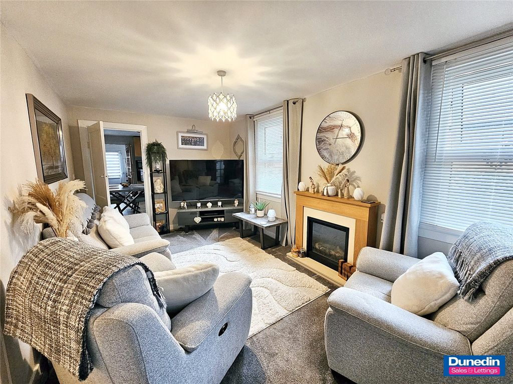 Property photo 3 of 19 Picture No. 02