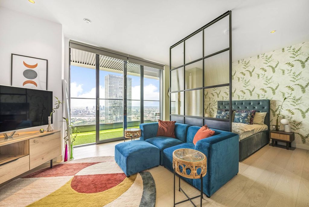 Property photo 2 of 43