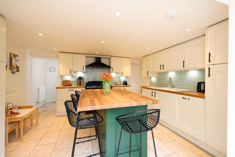 Property photo 2 of 17 Kitchen