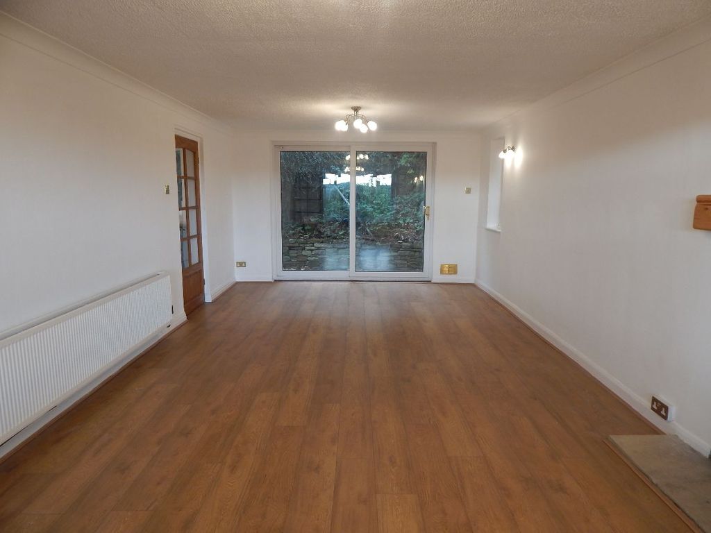 Property photo 2 of 35 Living Room