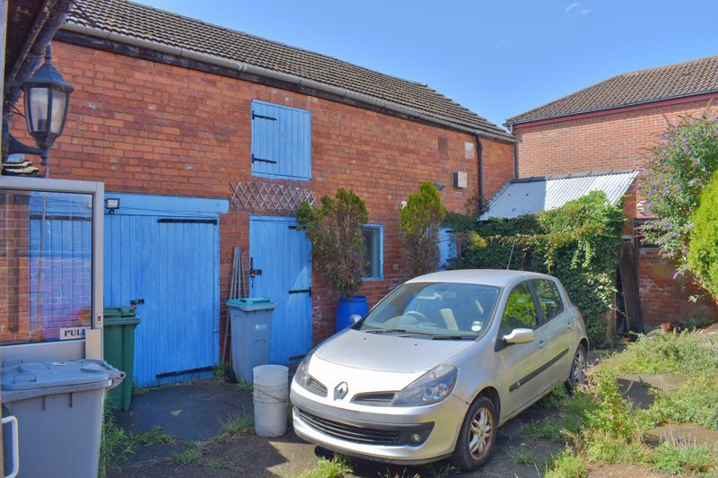 Property photo 2 of 19 Outbuildings