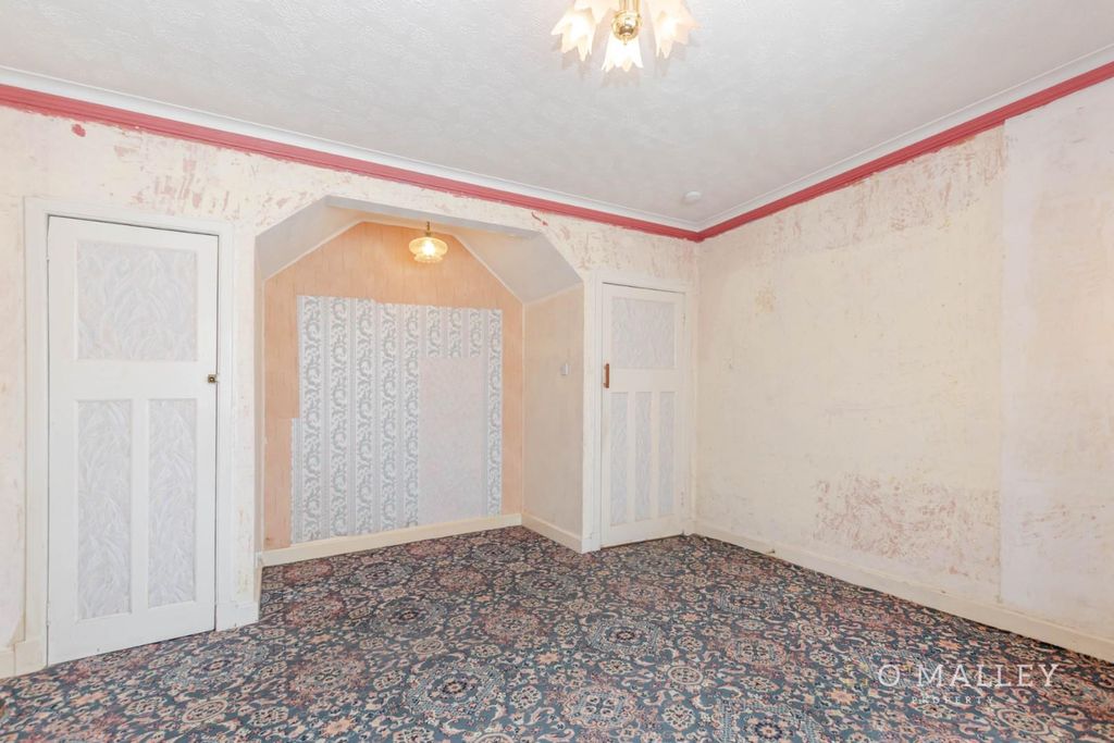 Property photo 2 of 14 Lounge