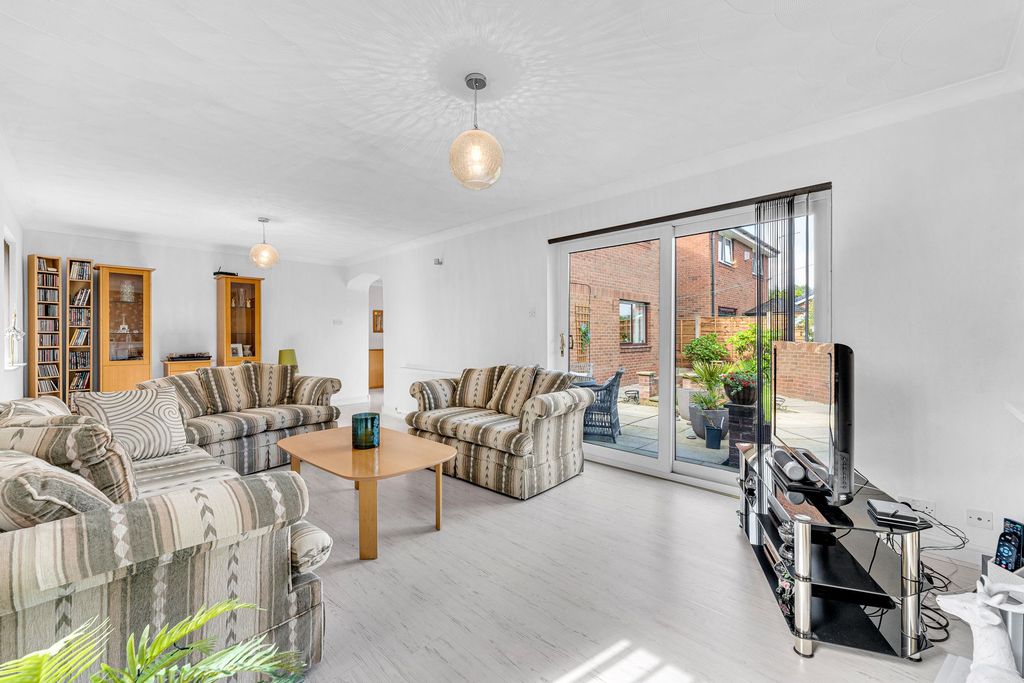 Property photo 2 of 30