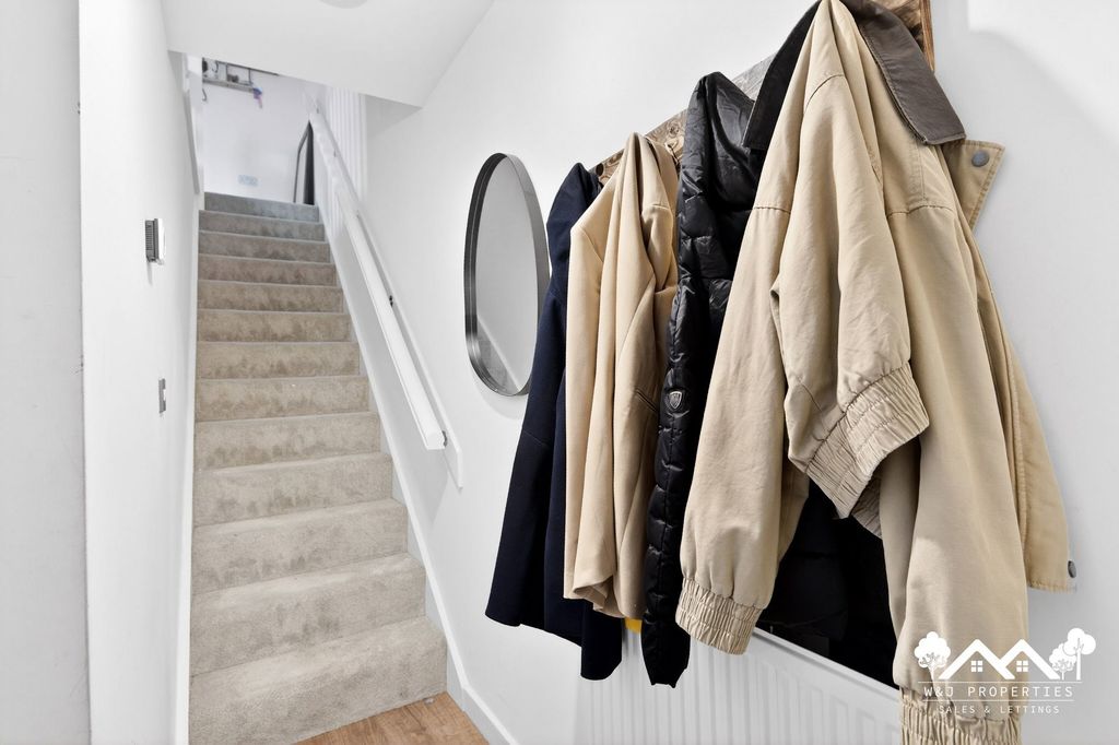 Property photo 3 of 37