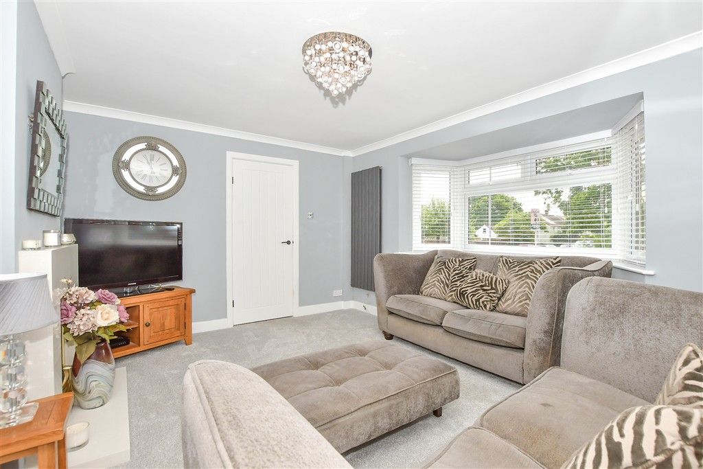 Property photo 3 of 10 Lounge