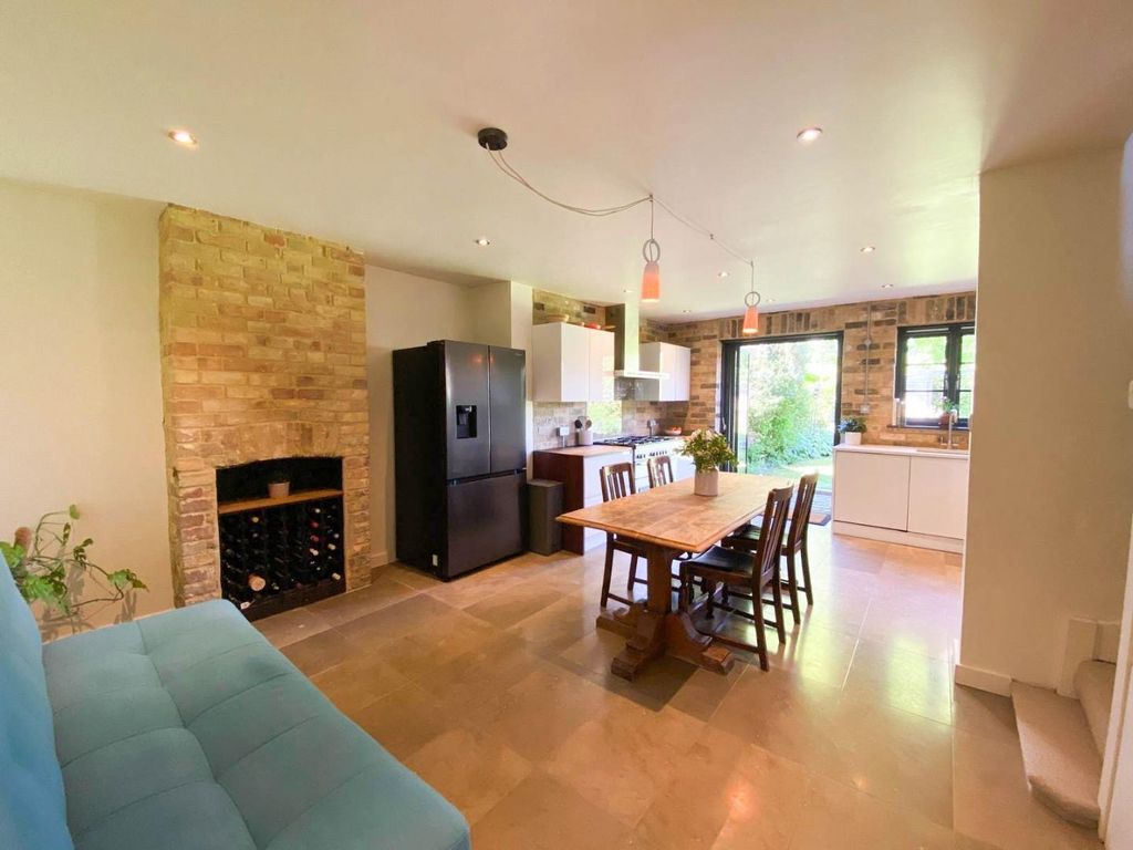 Property photo 3 of 20 4A620c8A-B200-4005-9A48-841Bdd5242c7.Jpg