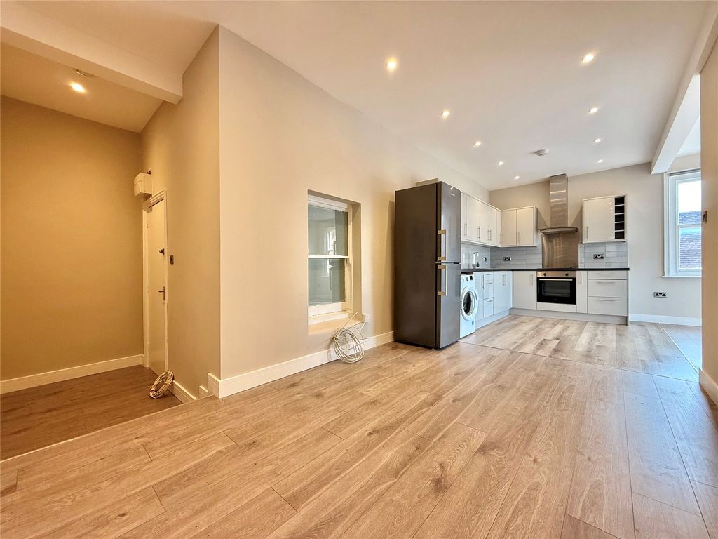 Property photo 3 of 14 Picture No. 13