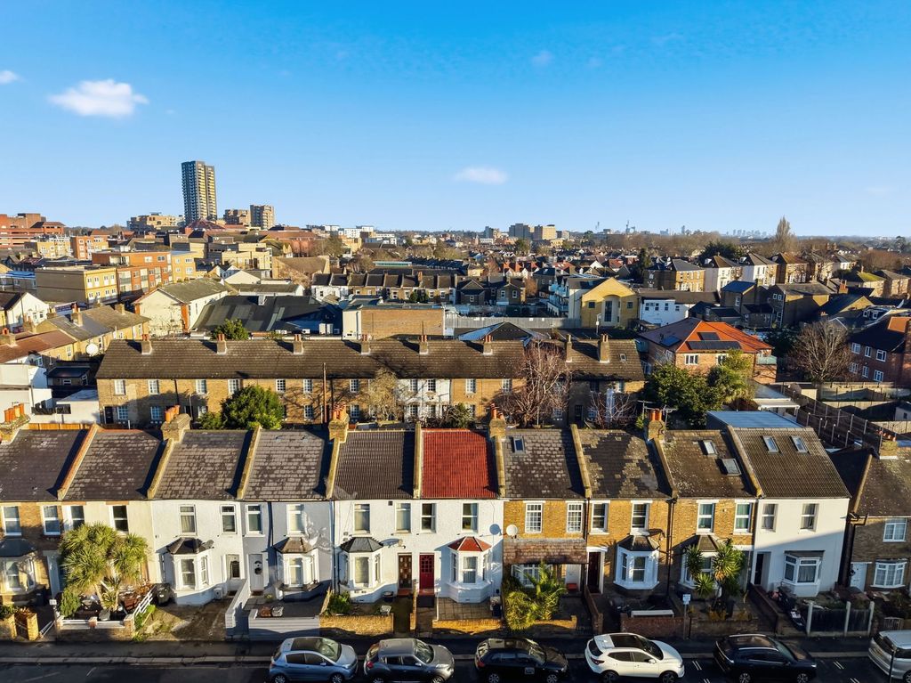 Property photo 2 of 15