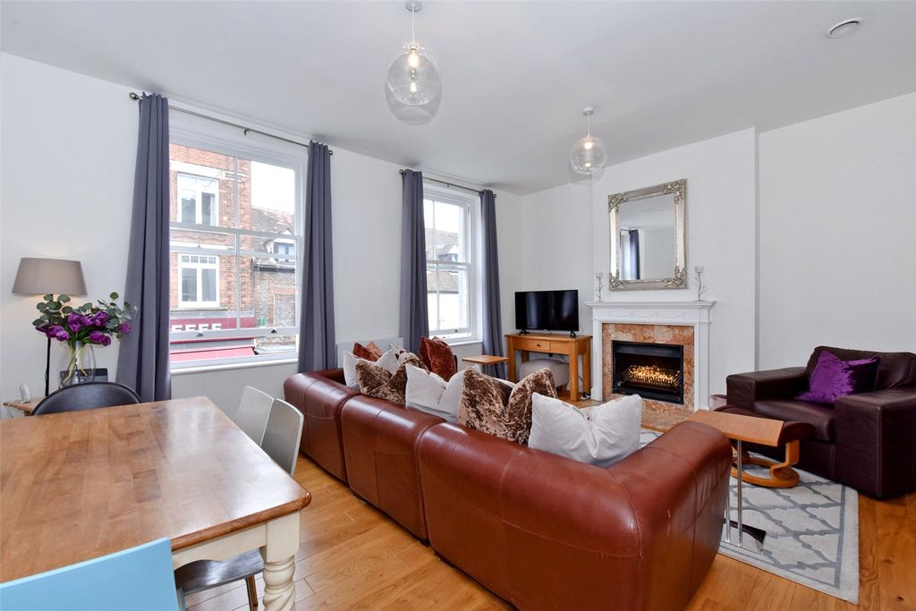 Property photo 3 of 10 Sitting Room