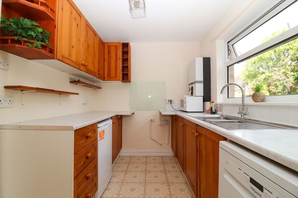 Property photo 3 of 9
