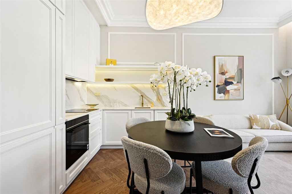 Property photo 2 of 16 Kitchen