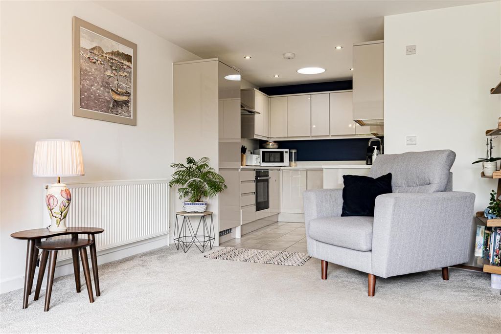 Property photo 2 of 22 L J Imaging-7.Jpg