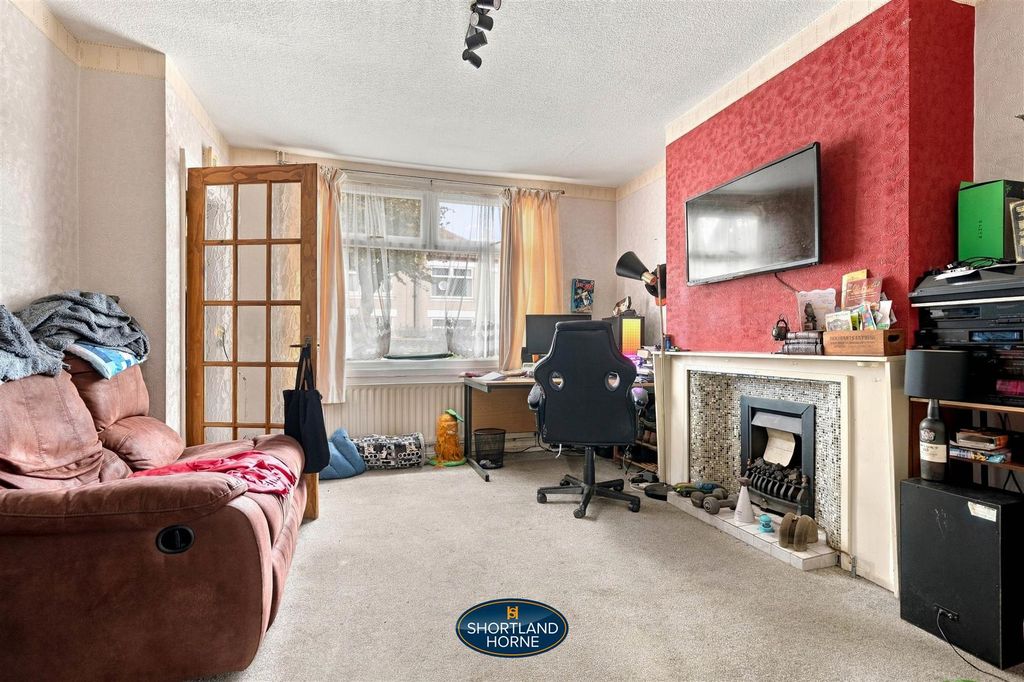 Property photo 3 of 26