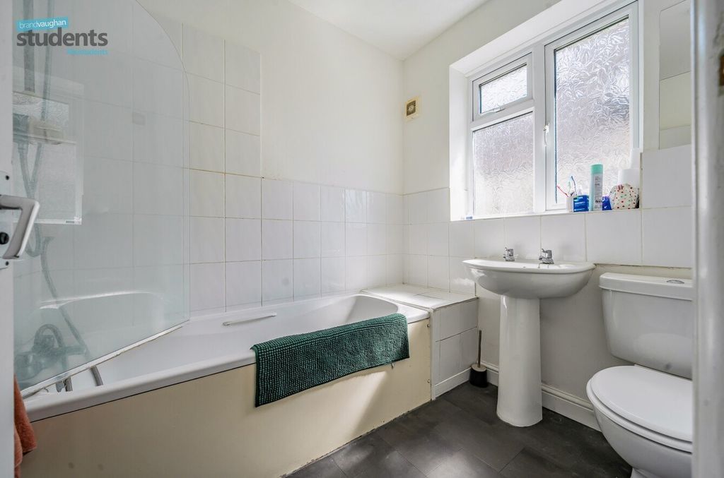 Property photo 3 of 12 c1Eaf9A4-1782-481...