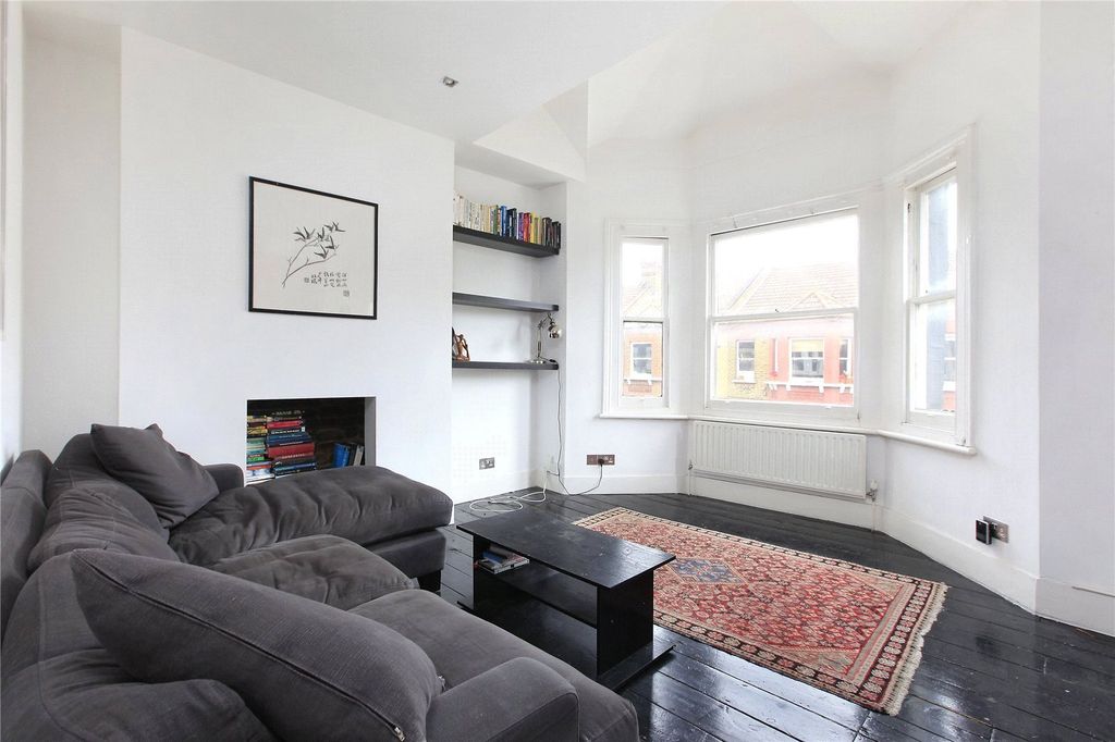 Property photo 1 of 11