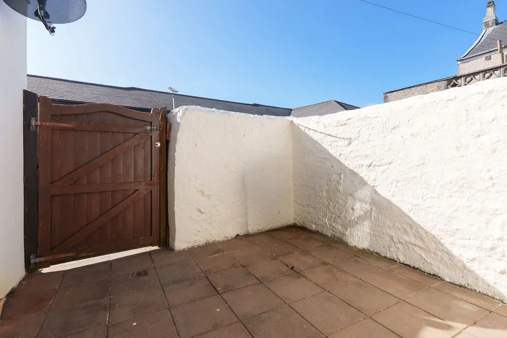 Property photo 3 of 16