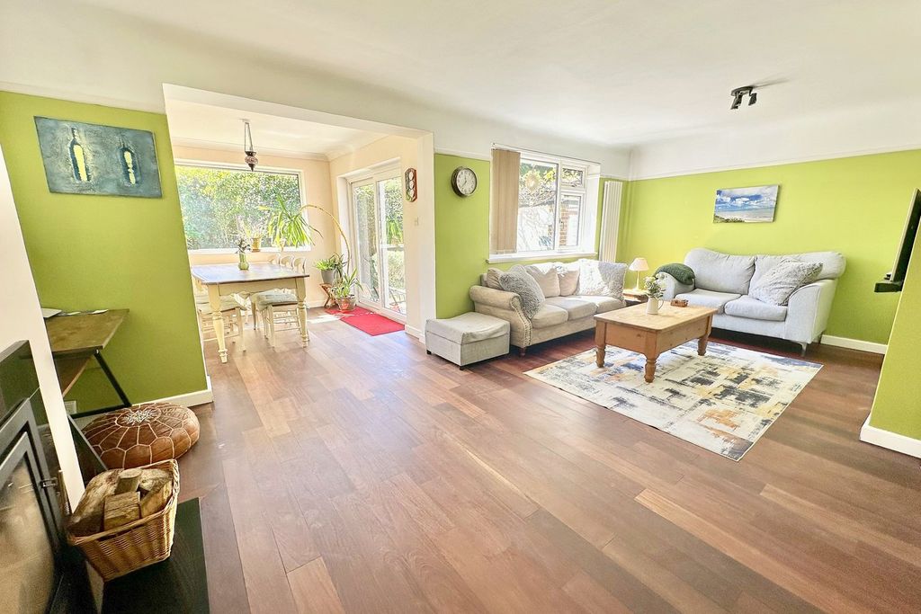 Property photo 2 of 18