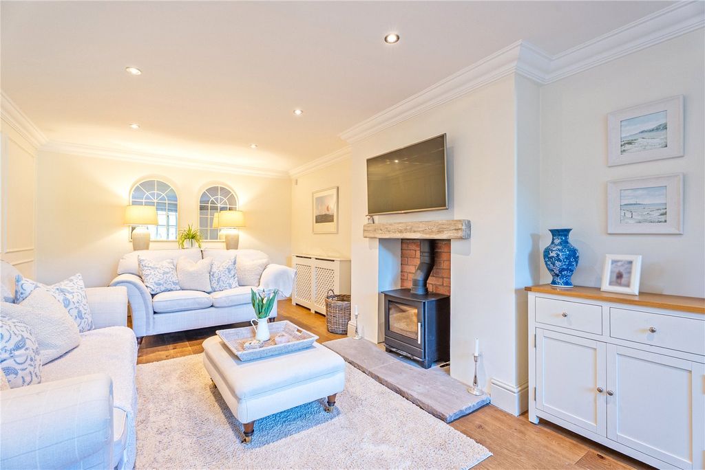 Property photo 2 of 35 Picture No. 34