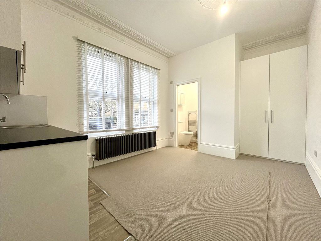 Property photo 2 of 10 Room