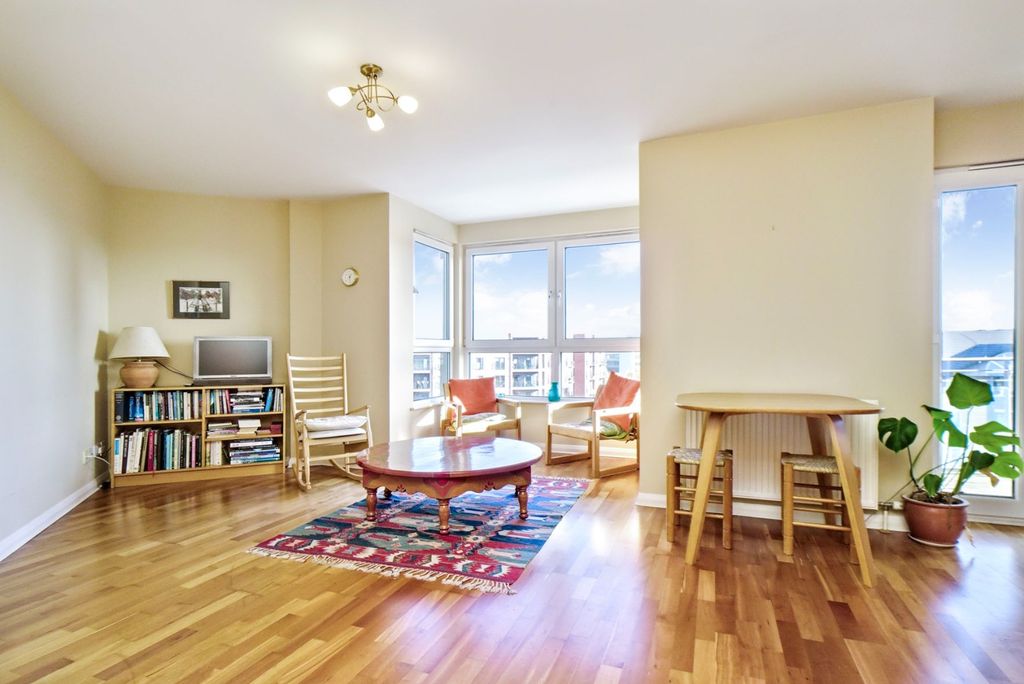 Property photo 2 of 18 4648292