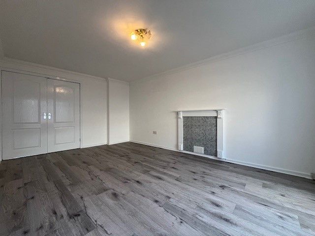 Property photo 2 of 10 Lounge