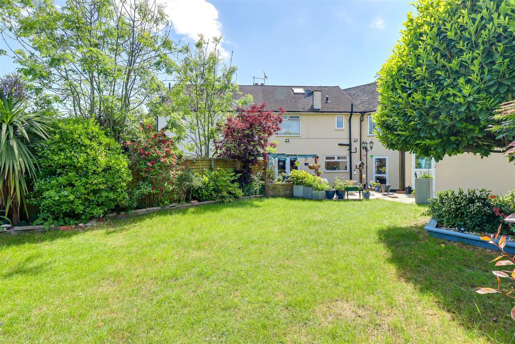 Property photo 3 of 31