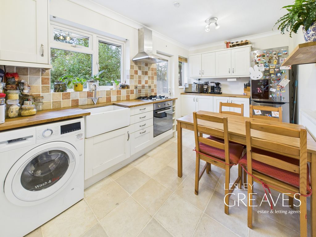Property photo 3 of 13 Kitchen