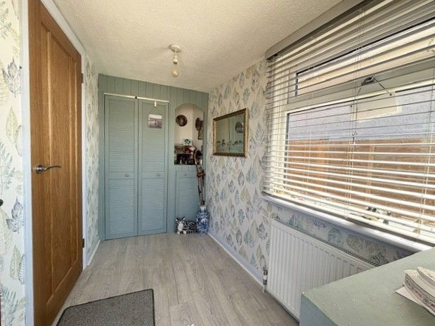 Property photo 2 of 17 Entrance Hall