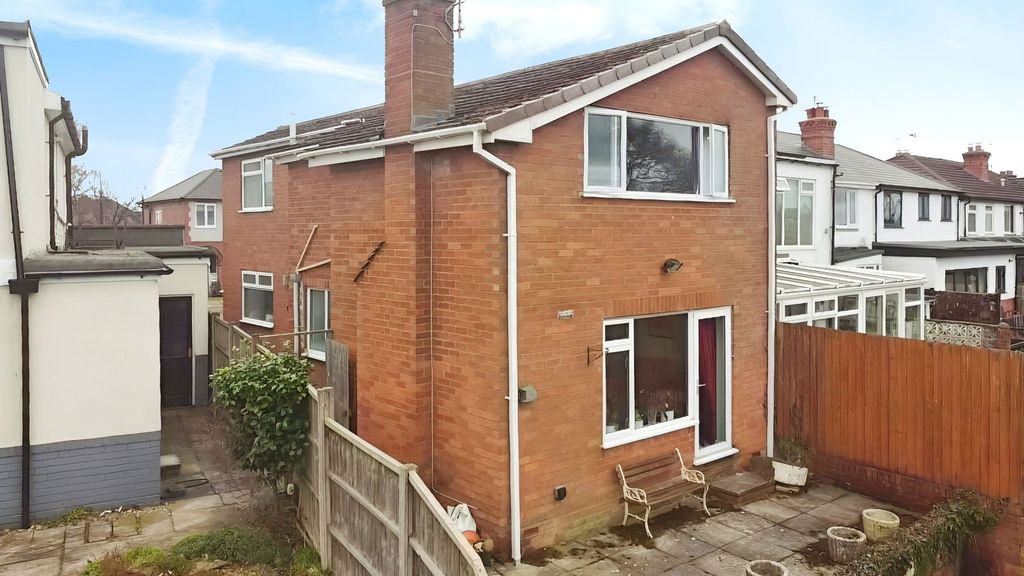 Property photo 2 of 26