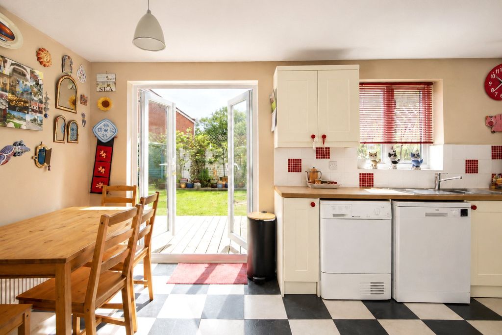 Property photo 2 of 16 Picture No. 33