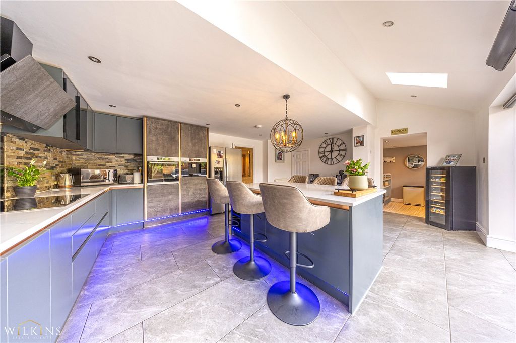 Property photo 3 of 46 Picture No. 83