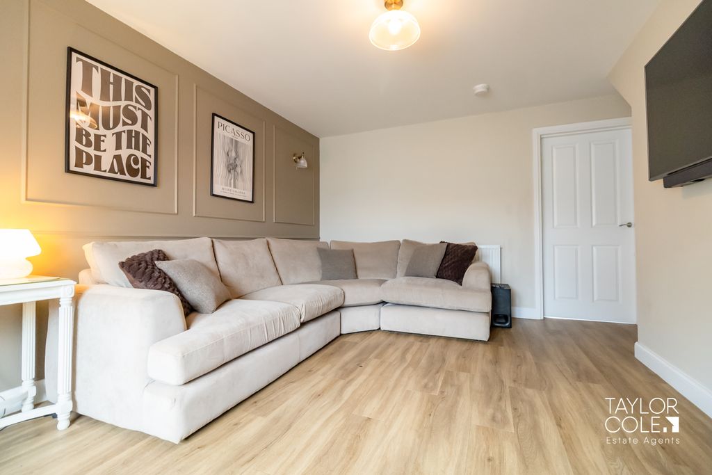 Property photo 3 of 29