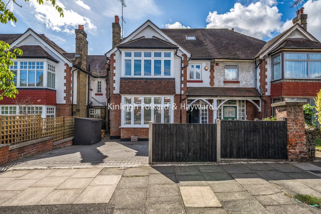 Property photo 1 of 19 Picture No. 04