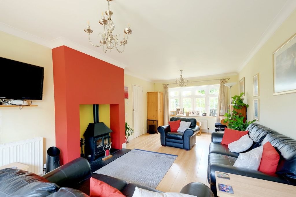 Property photo 3 of 18