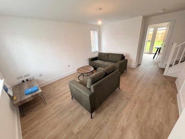 Property photo 2 of 11 Living Room