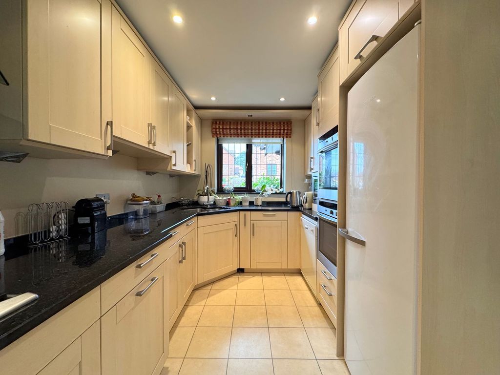 Property photo 3 of 20 Kitchen