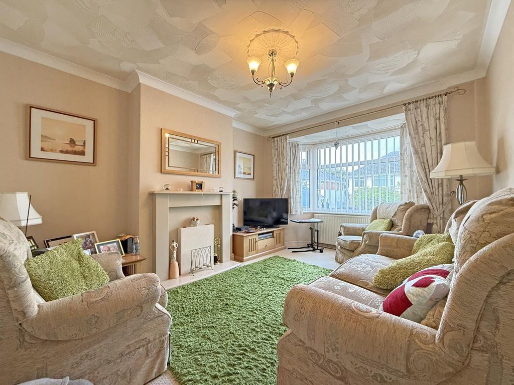 Property photo 2 of 14 Nicholson Road 9 - Living Room.Jpg