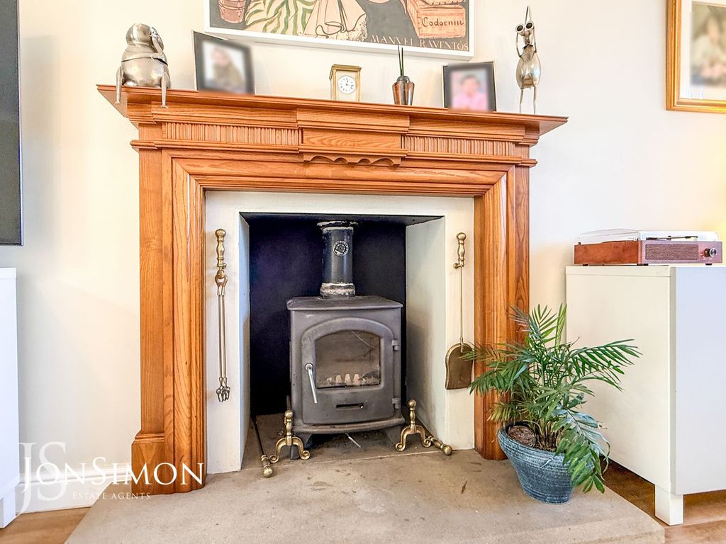 Property photo 3 of 46