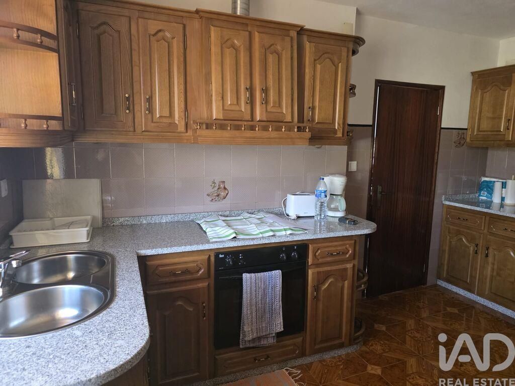 Property photo 2 of 28