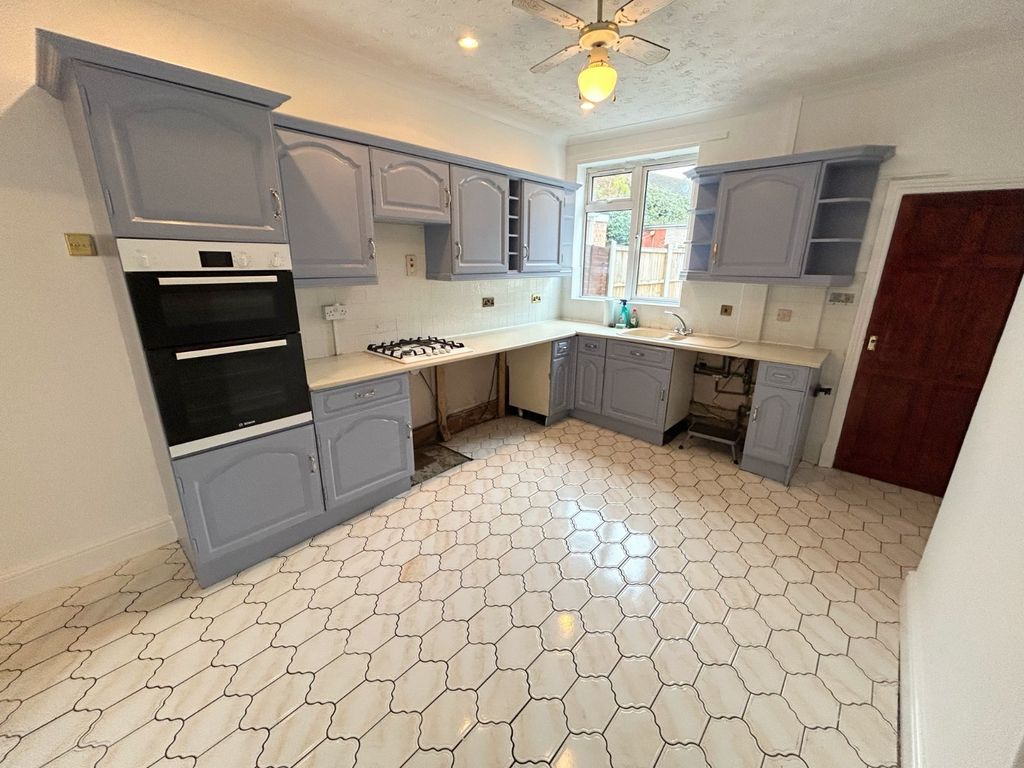 Property photo 3 of 15 Kitchen/Diner