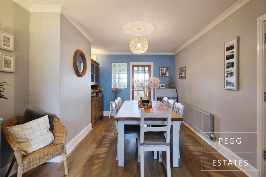 Property photo 3 of 30