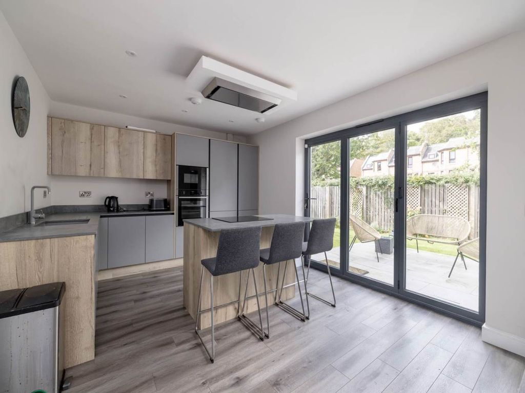 Property photo 3 of 20 80328_Saughtoncrescent_009
