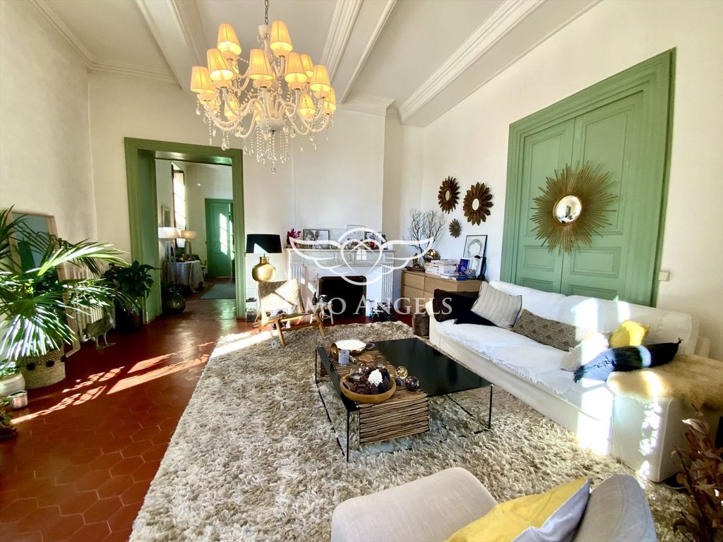 Property photo 1 of 5 Nîmes, Maison Carrée Bourgeois Apartment 150m²