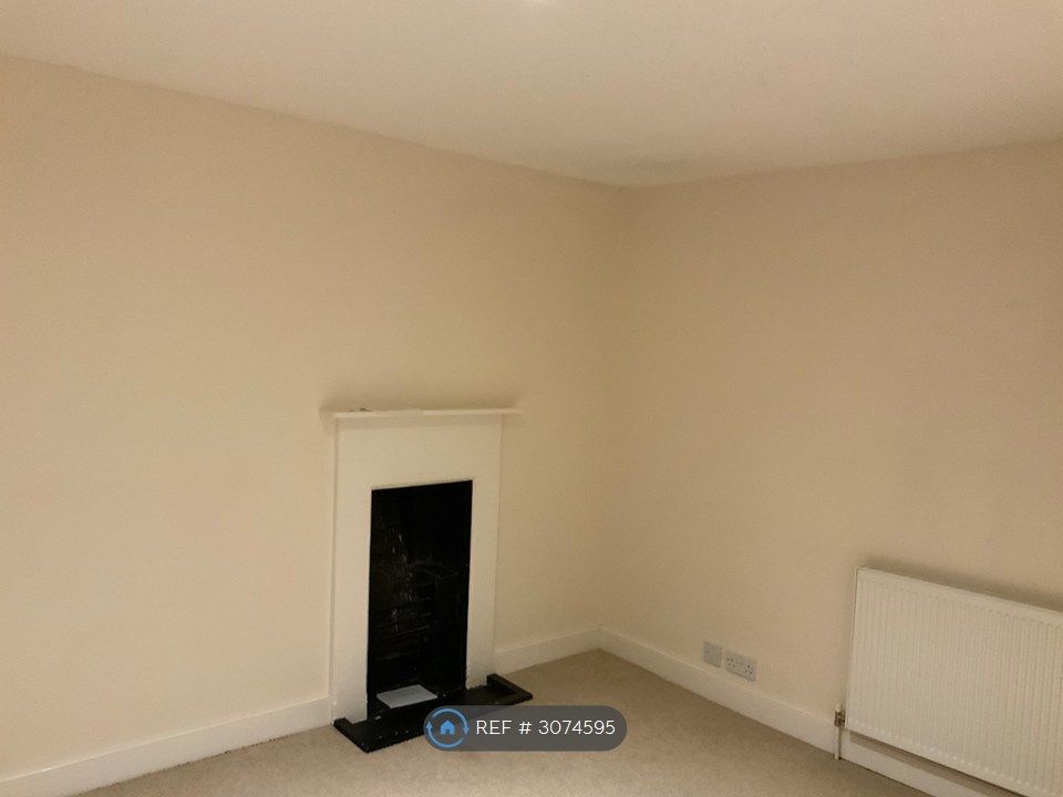 Property photo 3 of 9 Living Room