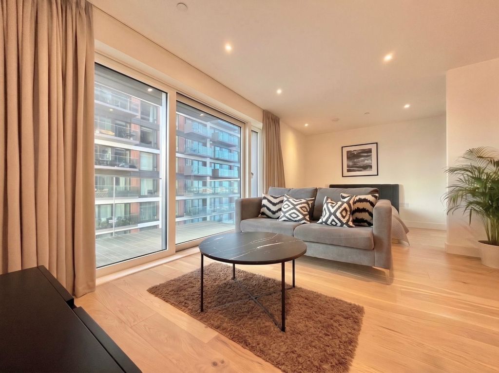 Property photo 1 of 10 Studio Flat For Rent