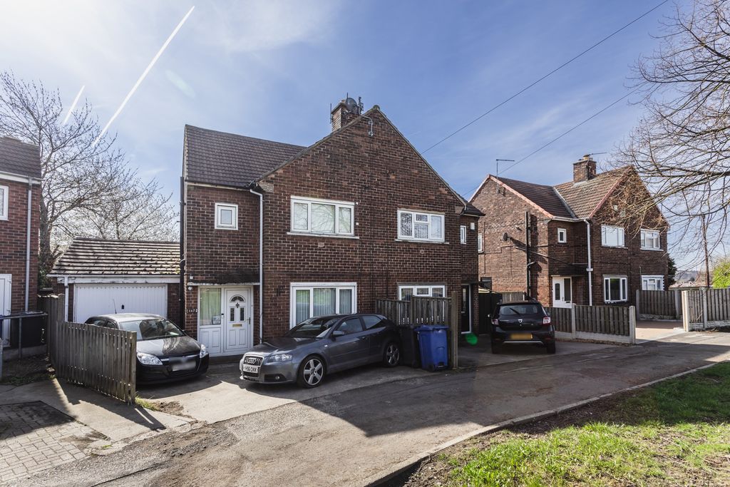 Property photo 1 of 32