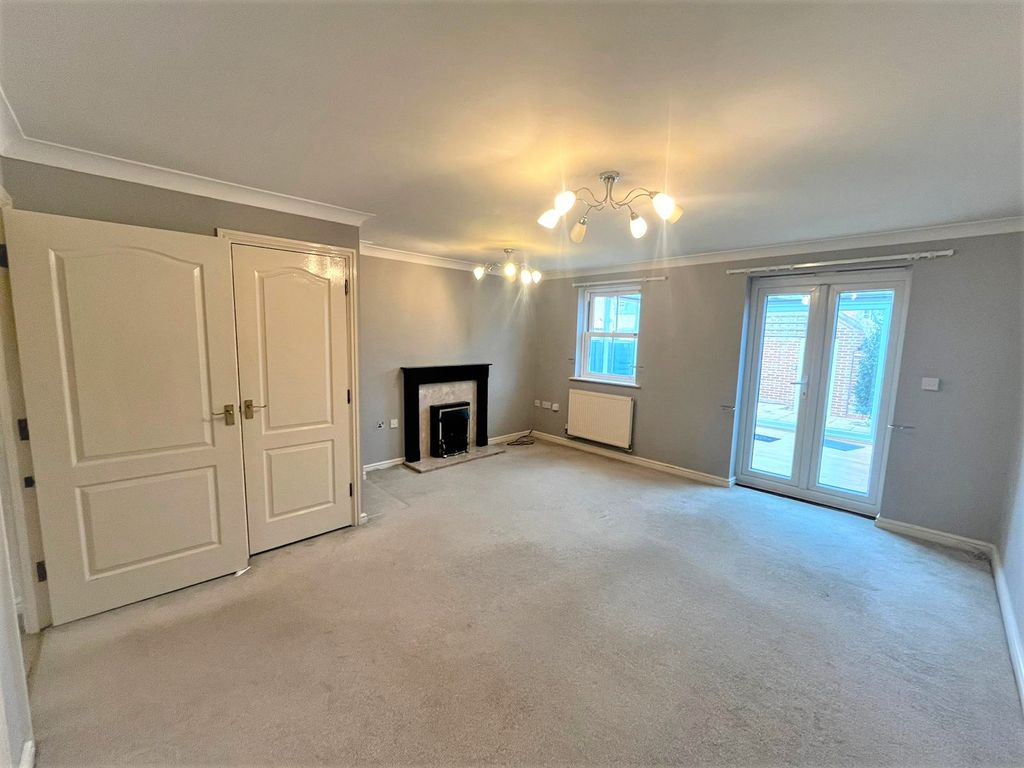 Property photo 2 of 21 Image